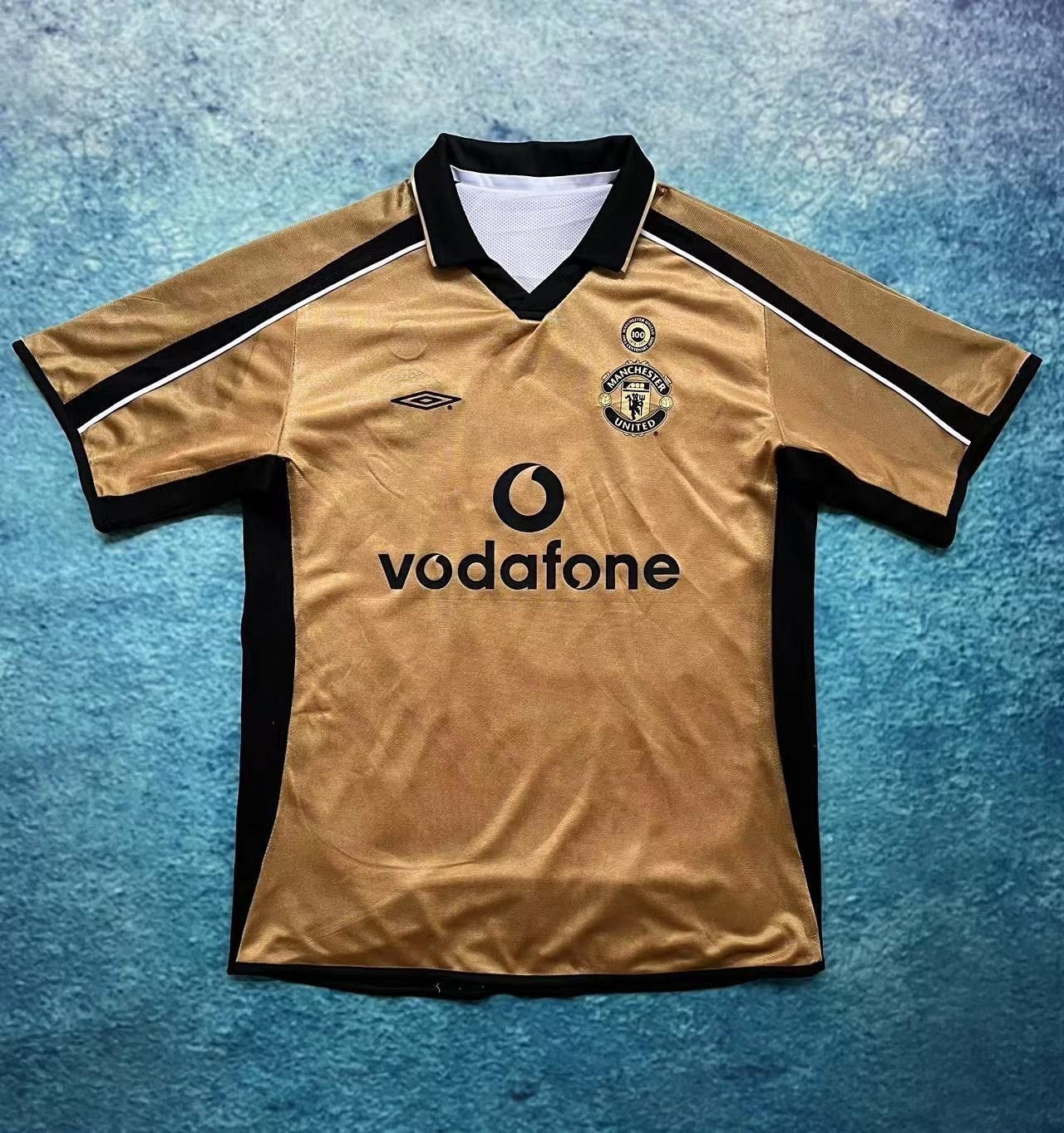 RETRO MANCHESTER UNITED 2001(100 YEARS SPECIAL JERSEY)