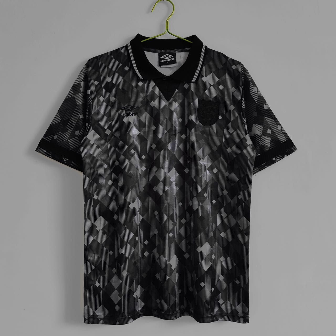 Retro England black-out
